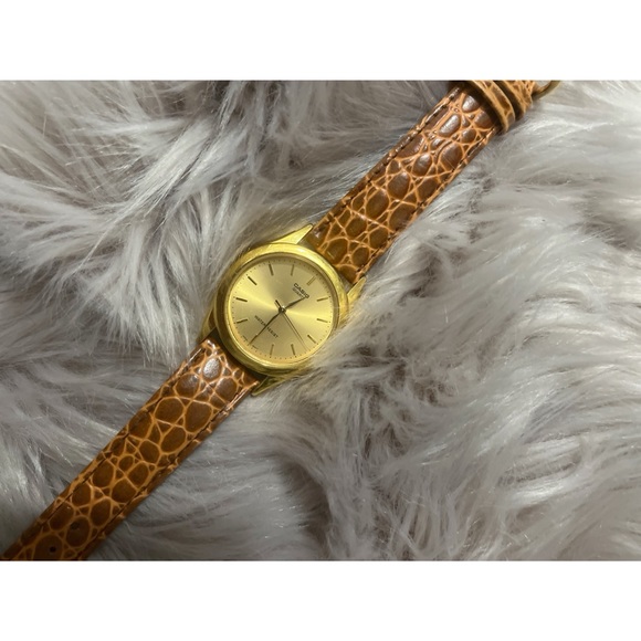 🦒Casio Gold Giraffe Print Watch🌟 - Picture 2 of 5